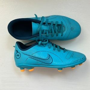 Nike Mercurial soccer cleats. Good condition.